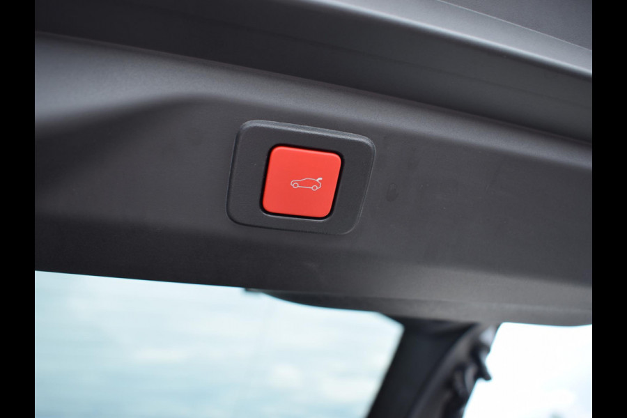 Peugeot 3008 1.2 plug-in Hybrid 195 GT ELEKTRISCHE STOEL- EN ACHTERKLEPBEDIENING | 360° CAMERA | NAVIGATIE & CARPLAY | E.C.C. |