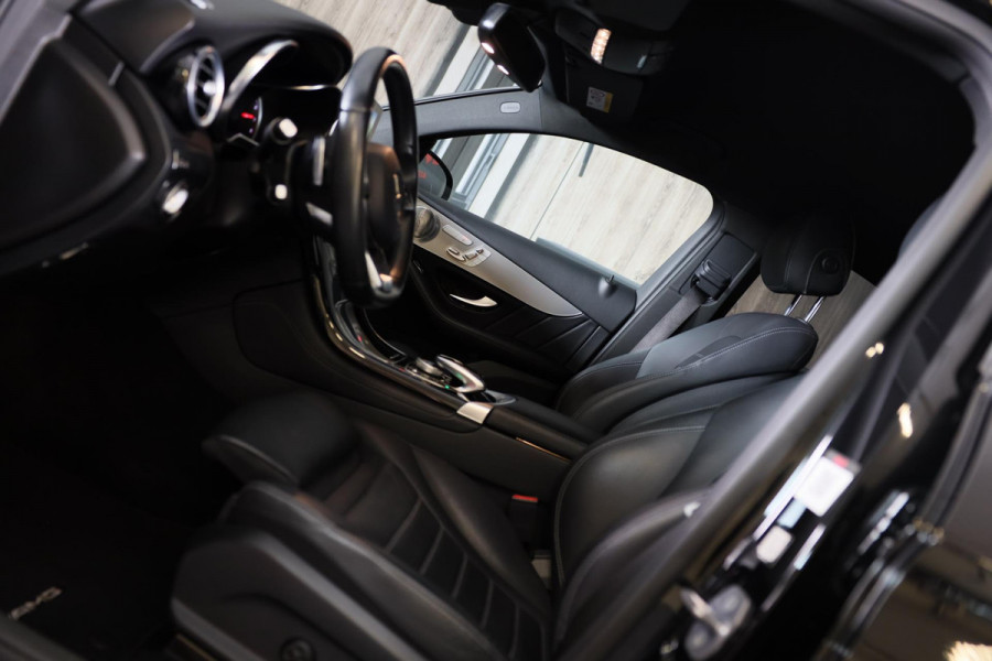 Mercedes-Benz GLC Coupé 300 4MATIC AMG 63 Look / Lane Assist / Leder / F1 / Sfeerverlichting / Camera / Led / Pdc / 20 Inch