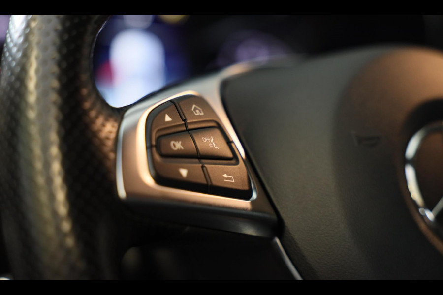 Mercedes-Benz GLC Coupé 300 4MATIC AMG 63 Look / Lane Assist / Leder / F1 / Sfeerverlichting / Camera / Led / Pdc / 20 Inch