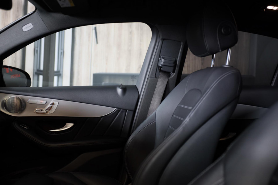 Mercedes-Benz GLC Coupé 300 4MATIC AMG 63 Look / Lane Assist / Leder / F1 / Sfeerverlichting / Camera / Led / Pdc / 20 Inch
