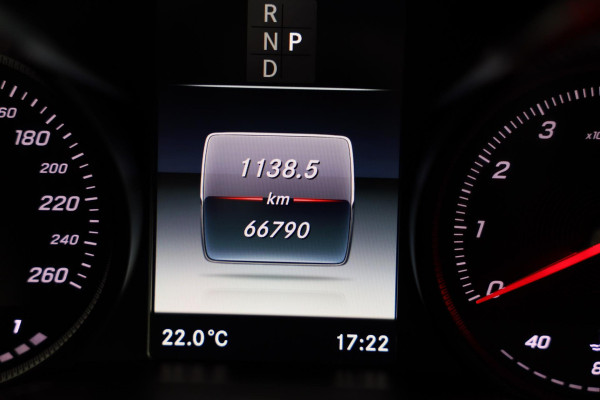 Mercedes-Benz GLC Coupé 300 4MATIC AMG 63 Look / Lane Assist / Leder / F1 / Sfeerverlichting / Camera / Led / Pdc / 20 Inch
