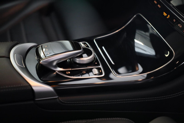 Mercedes-Benz GLC Coupé 300 4MATIC AMG 63 Look / Lane Assist / Leder / F1 / Sfeerverlichting / Camera / Led / Pdc / 20 Inch