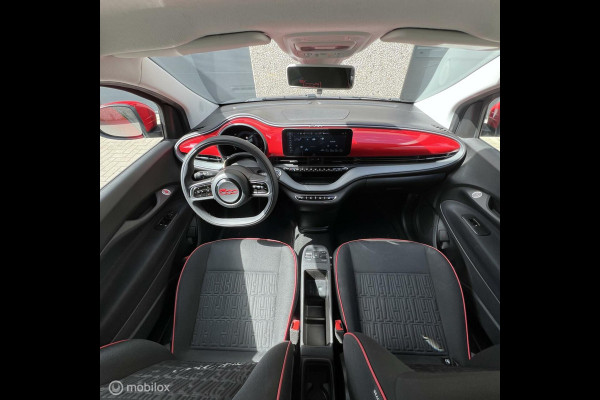 Fiat 500 e RED Edition 42 kWh 2022+Apple CarPlay/Android Auto
