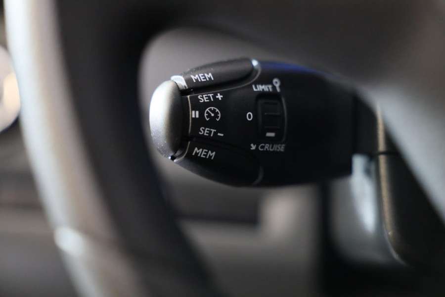 Fiat E-Scudo L2H1 75 kWh / Snellader / Airco / Navi / Camera / 3 Zits / Cruise Control / Schuifdeur / Elek Pakket / Pdc