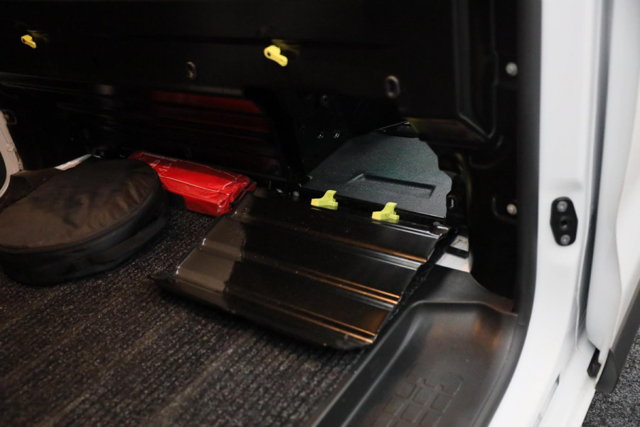 Fiat E-Scudo L2H1 75 kWh / Snellader / Airco / Navi / Camera / 3 Zits / Cruise Control / Schuifdeur / Elek Pakket / Pdc