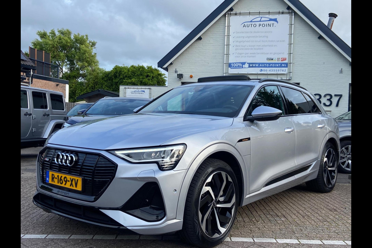 Audi e-tron 55 QUATTRO 408PK PANO/LUCHTVERING/KEYLESS Audi e-tron 55 QUATTRO 408PK PANO/LUCHTVERING/KEYLESS