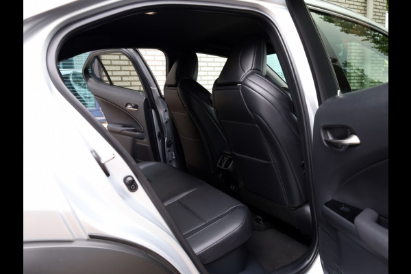 Lexus UX 250h F Sport Premium | Leder | Premium Audio | Stoelverwarming