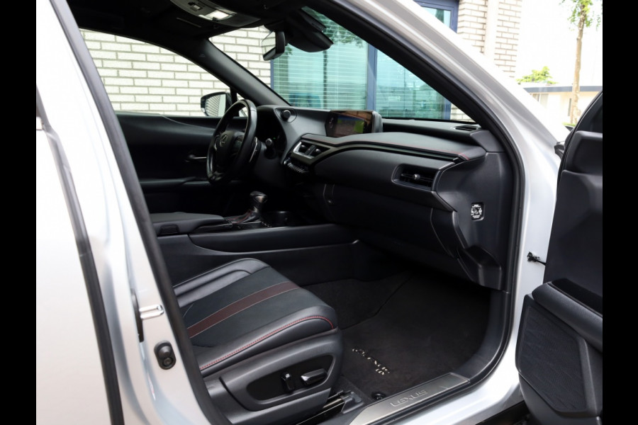 Lexus UX 250h F Sport Premium | Leder | Premium Audio | Stoelverwarming