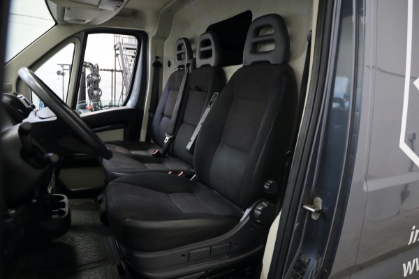 Peugeot Boxer 2.0 BlueHDI L3/H2 CAMERA NAVI AIRCO TREKHAAK GRIJS LEASE V/A € 99,- p.m. INRUIL MOGELIJK