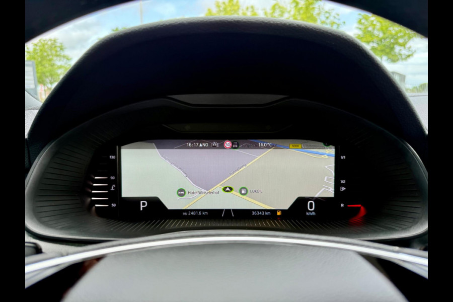 Škoda SCALA 1.0 TSI automaat Business Edition, CarPlay, Panoramadak, Trekhaak