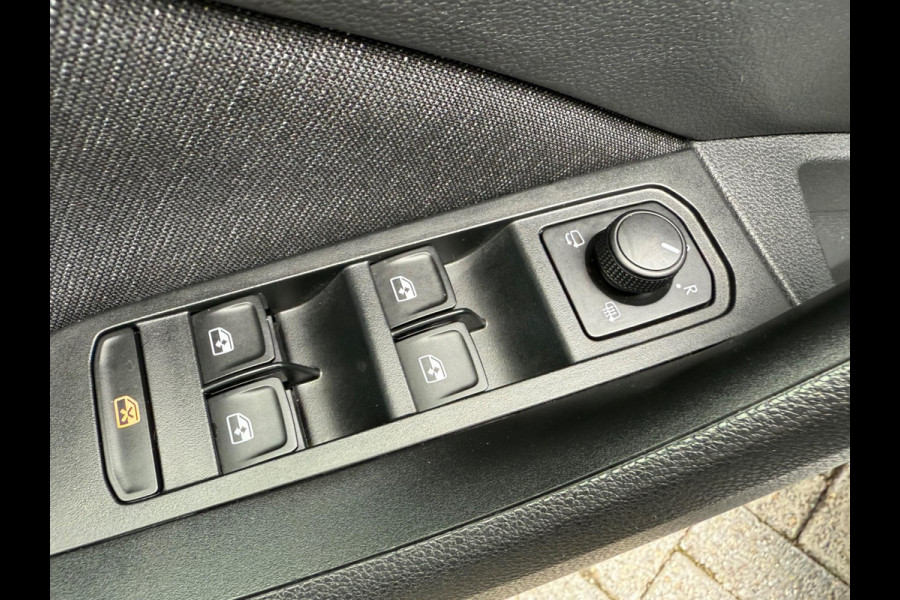 Škoda SCALA 1.0 TSI automaat Business Edition, CarPlay, Panoramadak, Trekhaak