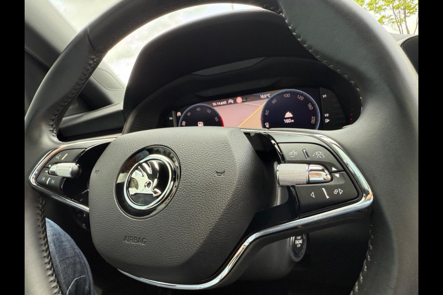 Škoda SCALA 1.0 TSI automaat Business Edition, CarPlay, Panoramadak, Trekhaak