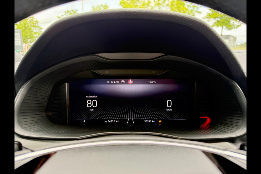 Škoda SCALA 1.0 TSI automaat Business Edition, CarPlay, Panoramadak, Trekhaak