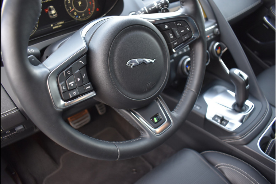 Jaguar E-Pace 2.0 P200 AWD R-Dynamic HSE Pano Leder Meridian Camera 20 Inch