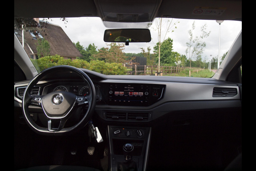 Volkswagen Polo 1.0 MPI Comfortline Business | Apple Carplay | Cruise Control |