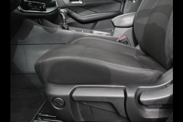 Nissan QASHQAI 1.3 MHEV Design Acenta Panorama dak  Climate control Adaptive cruise control LED  Parkeersensoren Achteruitrijcamera Apple Carplay/ Android Auto