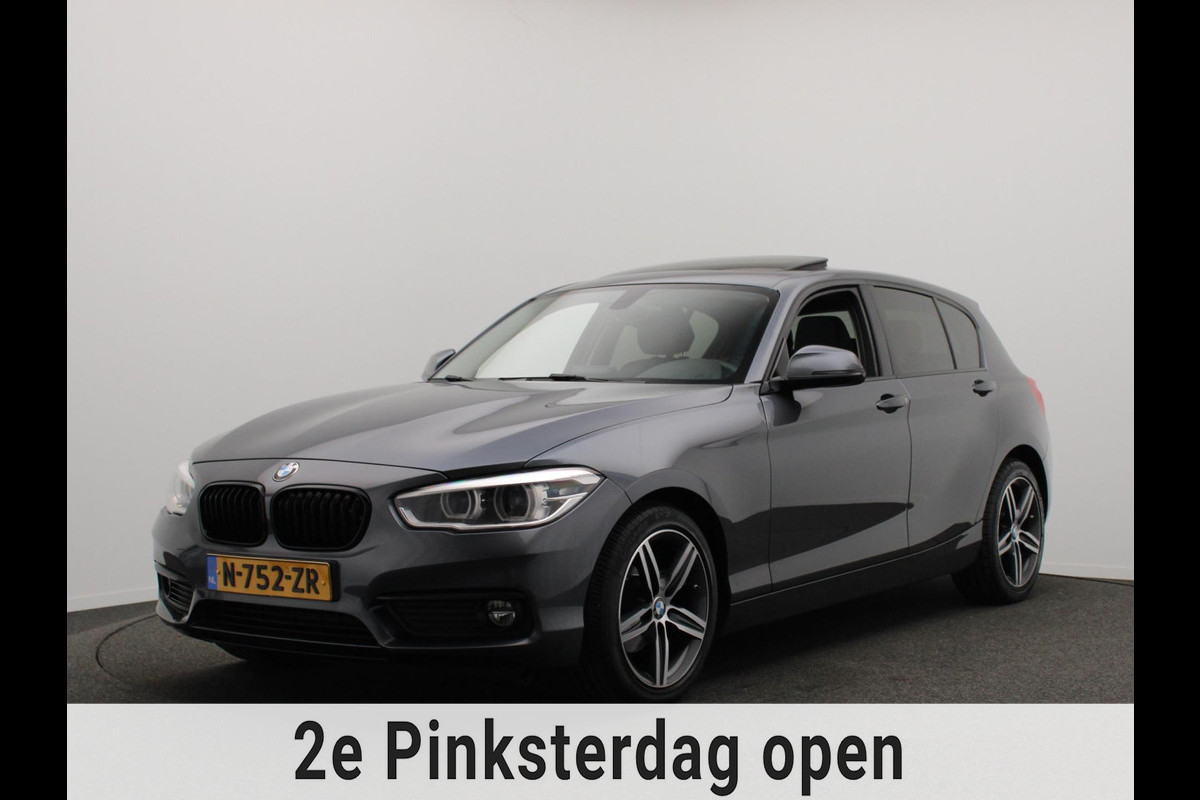 BMW 1-serie 118i High Executive * Trekhaak * Panoramadak Leder Stoelverwarming BMW 1-serie 118i High Executive * Trekhaak * Panoramadak Leder Stoelverwarming
