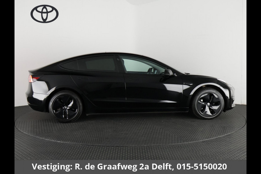 Tesla Model 3 Black Edition Standard RWD Plus 60 kWh | Navigatie | Panoramadak | Privacy Glass | ACCU 90%