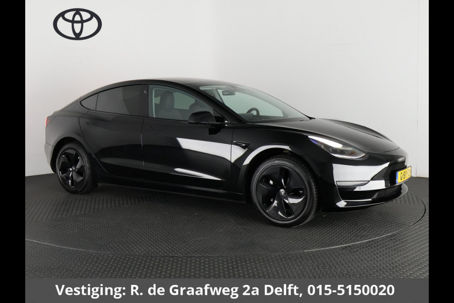 Tesla Model 3 Black Edition Standard RWD Plus 60 kWh | Navigatie | Panoramadak | Privacy Glass | ACCU 90%