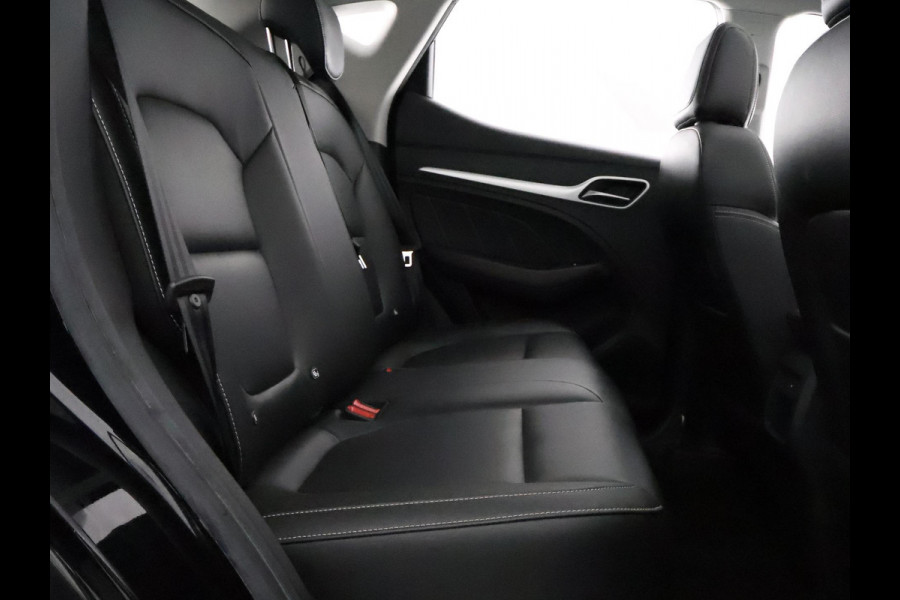 MG Mg Zs EV Luxury 45 kWh BIJNA 2020 | Leder | Schuif-/Kanteldak |