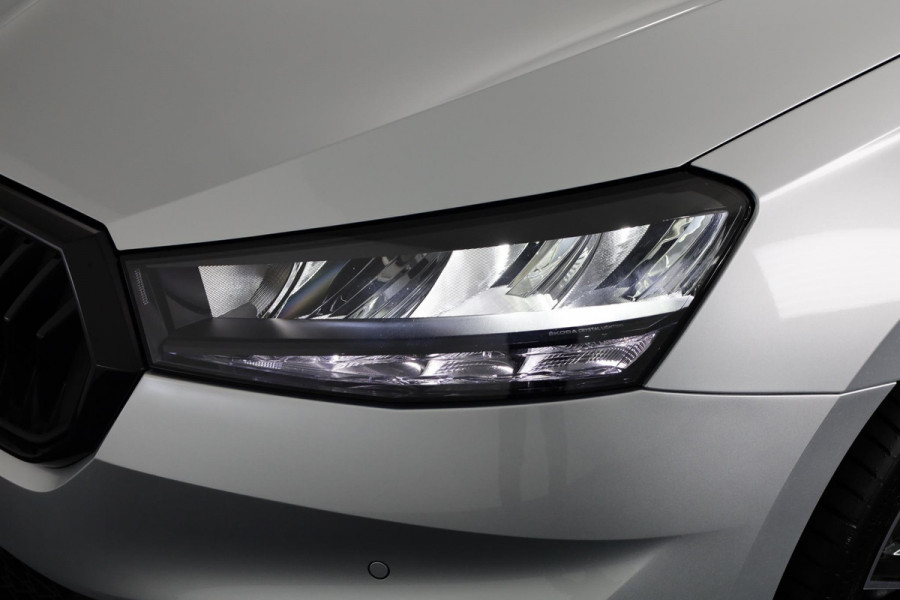 Škoda Fabia Monte Carlo 1.0 TSI 115 pk 7 versn. DSG | Travel assist plus | 18 inch lichtmetalen velgen | Verwarmbare voorstoelen | Zwart dak