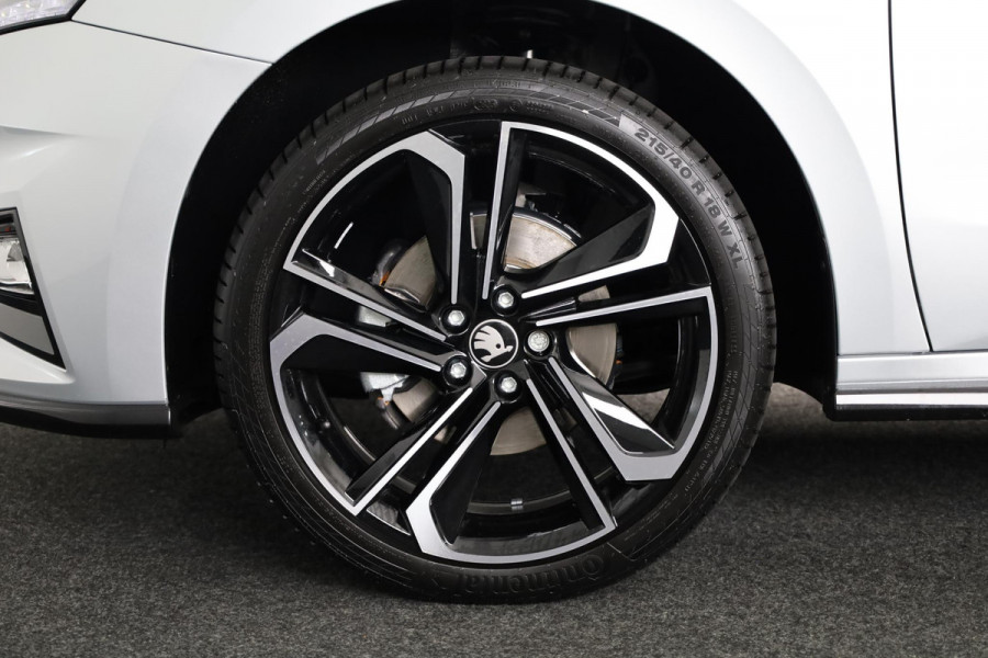 Škoda Fabia Monte Carlo 1.0 TSI 115 pk 7 versn. DSG | Travel assist plus | 18 inch lichtmetalen velgen | Verwarmbare voorstoelen | Zwart dak