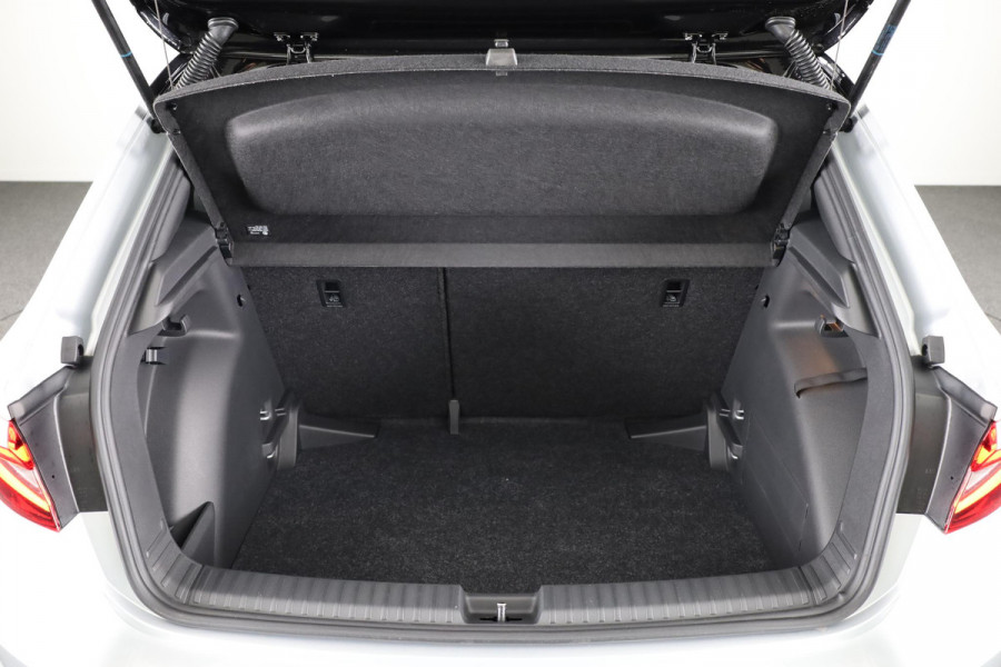 Škoda Fabia Monte Carlo 1.0 TSI 115 pk 7 versn. DSG | Travel assist plus | 18 inch lichtmetalen velgen | Verwarmbare voorstoelen | Zwart dak
