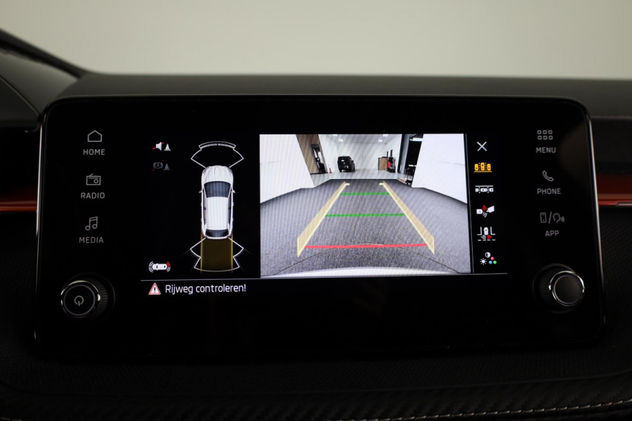 Škoda Fabia Monte Carlo 1.0 TSI 115 pk 7 versn. DSG | Travel assist plus | 18 inch lichtmetalen velgen | Verwarmbare voorstoelen | Zwart dak
