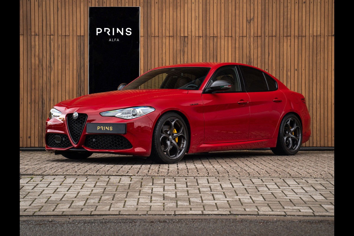 Alfa Romeo Giulia 2.0T Veloce 280pk RWD | Harman/Kardon | Lederen dash. | 19 inch | Adapt. cruise Alfa Romeo Giulia 2.0T Veloce 280pk RWD | Harman/Kardon | Lederen dash. | 19 inch | Adapt. cruise