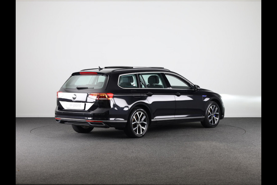 Volkswagen Passat Variant 1.4 TSI PHEV GTE Business 218PK DSG | Panorama dak | Trekhaak elektrisch | Stoelverwarming | Digitale cockpit |