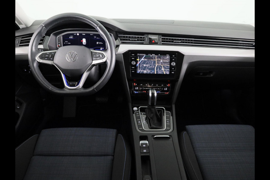 Volkswagen Passat Variant 1.4 TSI PHEV GTE Business 218PK DSG | Panorama dak | Trekhaak elektrisch | Stoelverwarming | Digitale cockpit |