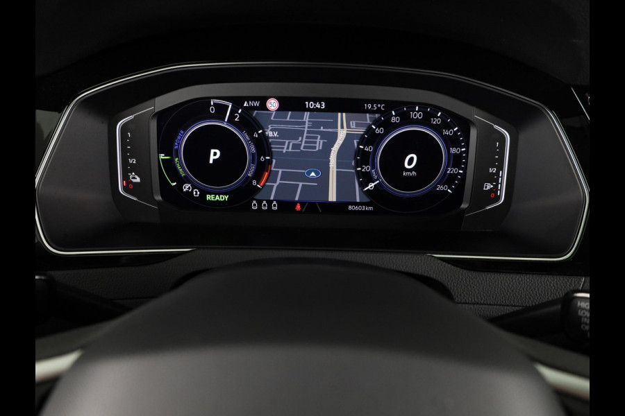 Volkswagen Passat Variant 1.4 TSI PHEV GTE Business 218PK DSG | Panorama dak | Trekhaak elektrisch | Stoelverwarming | Digitale cockpit |