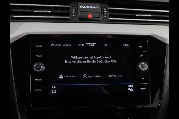 Volkswagen Passat Variant 1.4 TSI PHEV GTE Business 218PK DSG | Panorama dak | Trekhaak elektrisch | Stoelverwarming | Digitale cockpit |