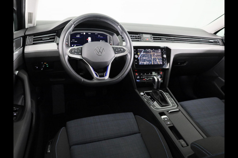 Volkswagen Passat Variant 1.4 TSI PHEV GTE Business 218PK DSG | Panorama dak | Trekhaak elektrisch | Stoelverwarming | Digitale cockpit |