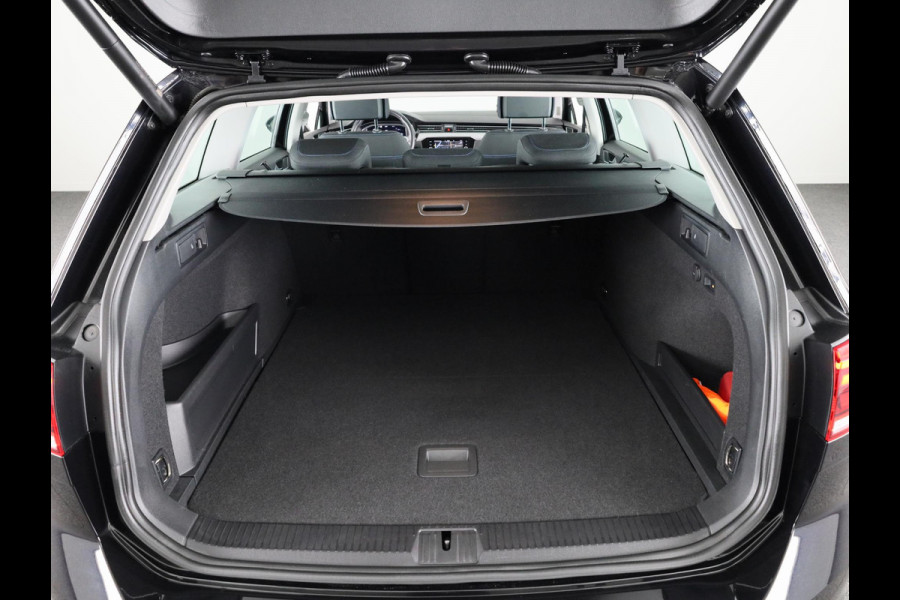 Volkswagen Passat Variant 1.4 TSI PHEV GTE Business 218PK DSG | Panorama dak | Trekhaak elektrisch | Stoelverwarming | Digitale cockpit |