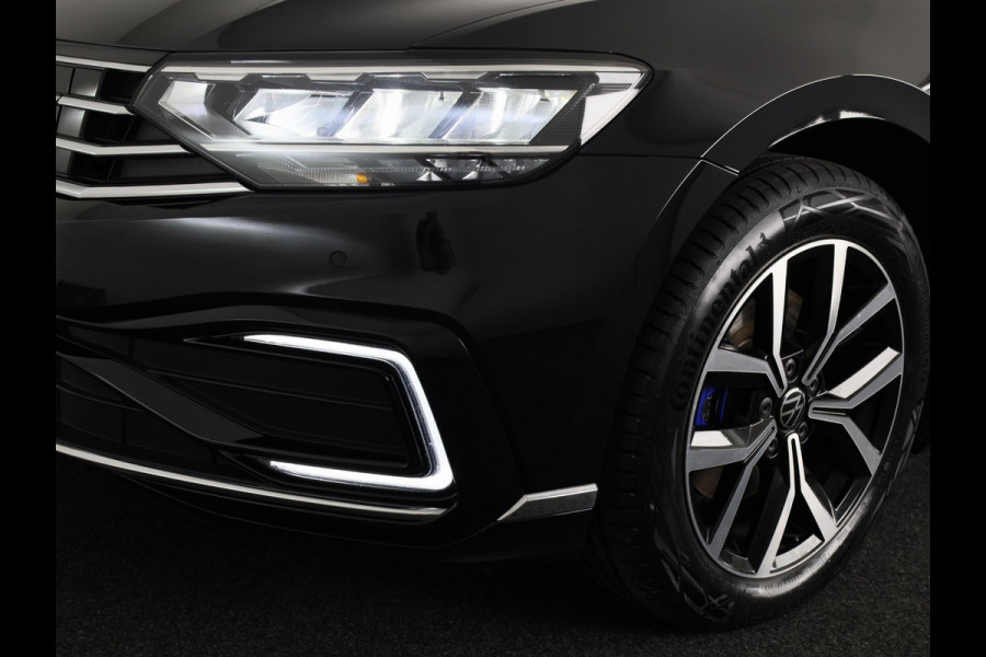 Volkswagen Passat Variant 1.4 TSI PHEV GTE Business 218PK DSG | Panorama dak | Trekhaak elektrisch | Stoelverwarming | Digitale cockpit |