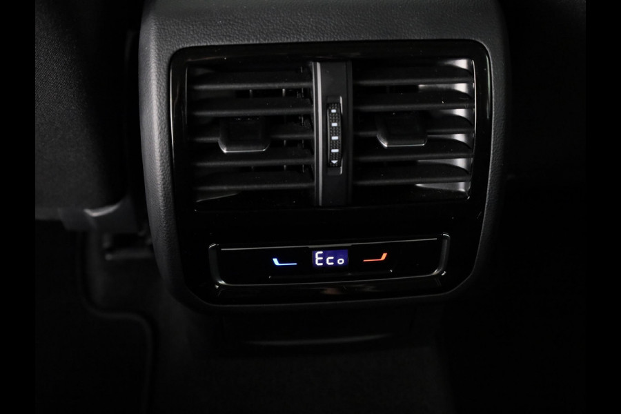 Volkswagen Passat Variant 1.4 TSI PHEV GTE Business 218PK DSG | Panorama dak | Trekhaak elektrisch | Stoelverwarming | Digitale cockpit |