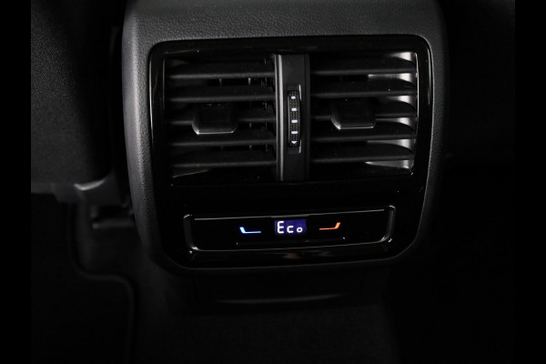 Volkswagen Passat Variant 1.4 TSI PHEV GTE Business 218PK DSG | Panorama dak | Trekhaak elektrisch | Stoelverwarming | Digitale cockpit |