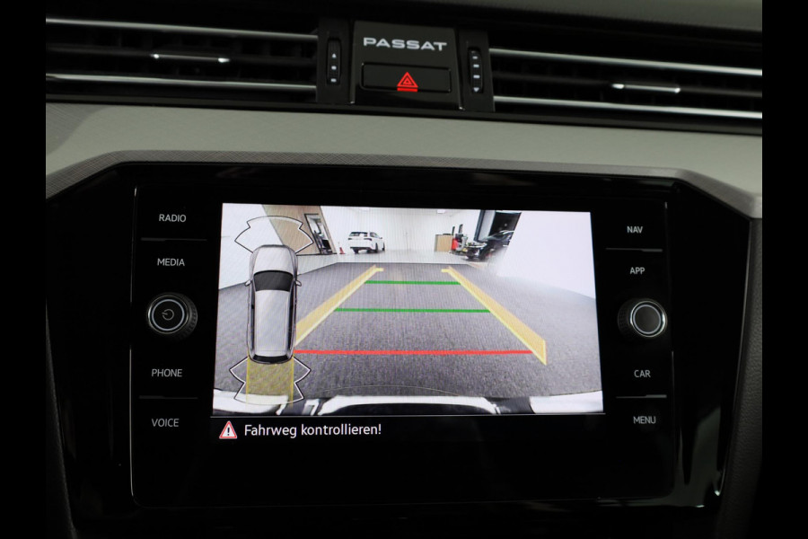 Volkswagen Passat Variant 1.4 TSI PHEV GTE Business 218PK DSG | Panorama dak | Trekhaak elektrisch | Stoelverwarming | Digitale cockpit |