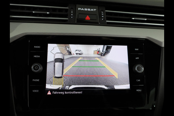 Volkswagen Passat Variant 1.4 TSI PHEV GTE Business 218PK DSG | Panorama dak | Trekhaak elektrisch | Stoelverwarming | Digitale cockpit |