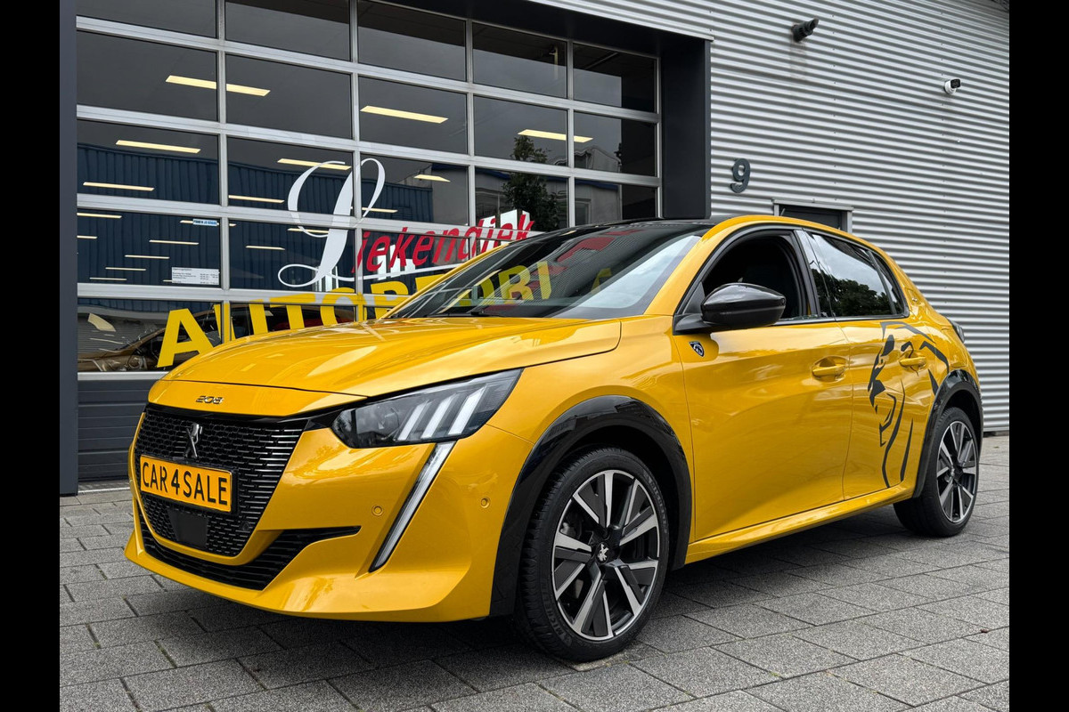 Peugeot 208 1.2 PureTech GT - Panorama dak I Navigatie I Airco I Sport pakket I 1/2 Leer I Trekhaak I Dealer onderhouden