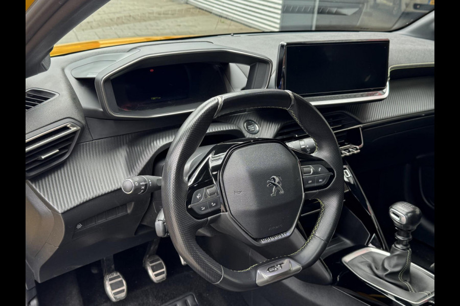 Peugeot 208 1.2 PureTech GT - Panorama dak I Navigatie I Airco I Sport pakket I 1/2 Leer I Trekhaak I Dealer onderhouden