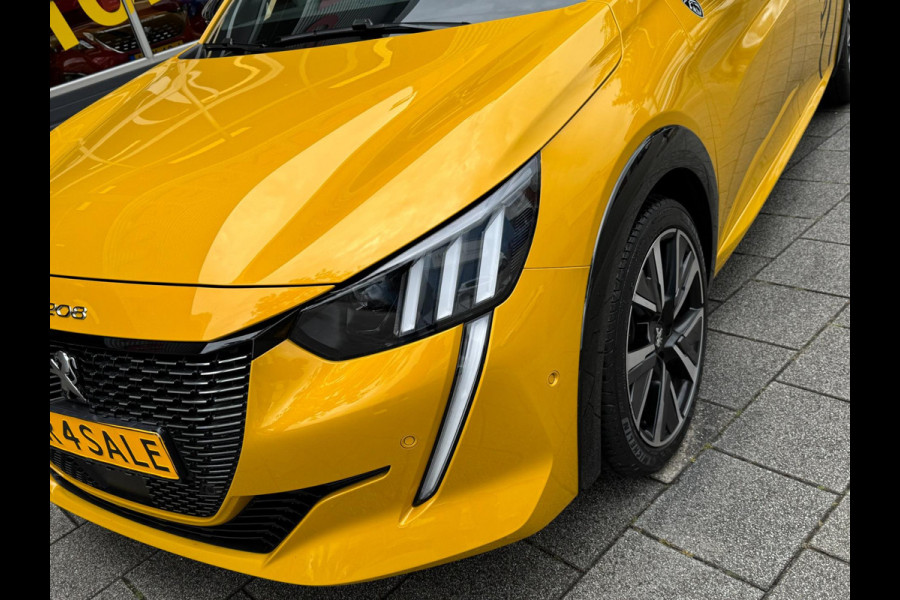 Peugeot 208 1.2 PureTech GT - Panorama dak I Navigatie I Airco I Sport pakket I 1/2 Leer I Trekhaak I Dealer onderhouden