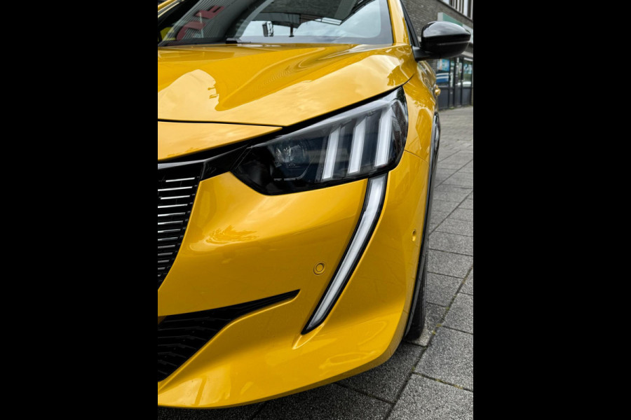 Peugeot 208 1.2 PureTech GT - Panorama dak I Navigatie I Airco I Sport pakket I 1/2 Leer I Trekhaak I Dealer onderhouden