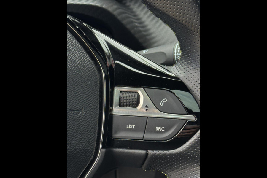 Peugeot 208 1.2 PureTech GT - Panorama dak I Navigatie I Airco I Sport pakket I 1/2 Leer I Trekhaak I Dealer onderhouden