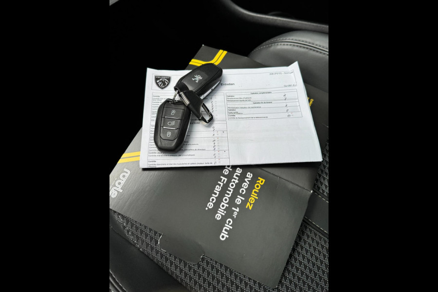 Peugeot 208 1.2 PureTech GT - Panorama dak I Navigatie I Airco I Sport pakket I 1/2 Leer I Trekhaak I Dealer onderhouden