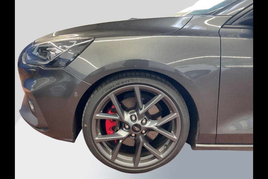 Ford FOCUS Wagon 2.0 EcoBlue ST 190pk diesel | Wegklapbare trekhaak | Adaptive cruise control | Winter Pack | Adaptive LED | Head up Display | Bang&Olufsen |  1.800 kg trekgewicht