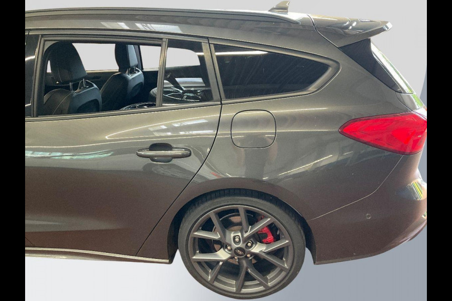 Ford FOCUS Wagon 2.0 EcoBlue ST 190pk diesel | Wegklapbare trekhaak | Adaptive cruise control | Winter Pack | Adaptive LED | Head up Display | Bang&Olufsen |  1.800 kg trekgewicht