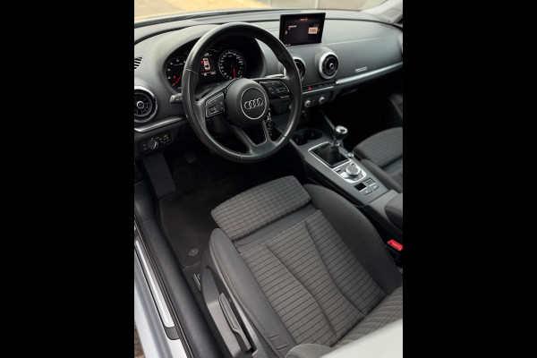Audi A3 Limousine 30 TFSI Sport CarPlay