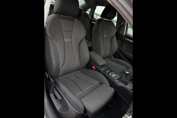 Audi A3 Limousine 30 TFSI Sport CarPlay